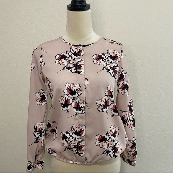 Ann Taylor pink floral button down long sleeve blouson Size XSP - Picture 5 of 6